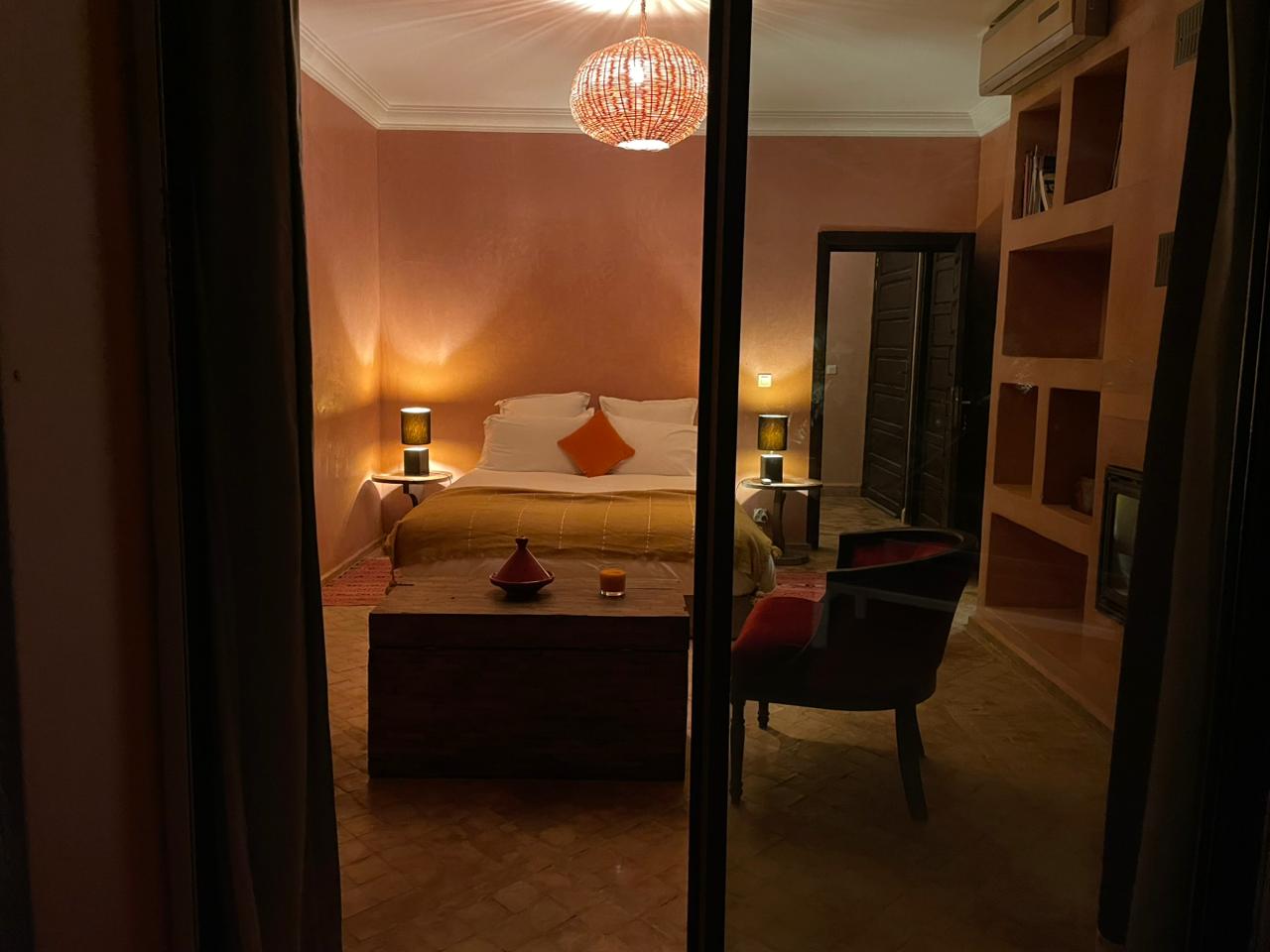 Pool room main bedroom area with king-size bed