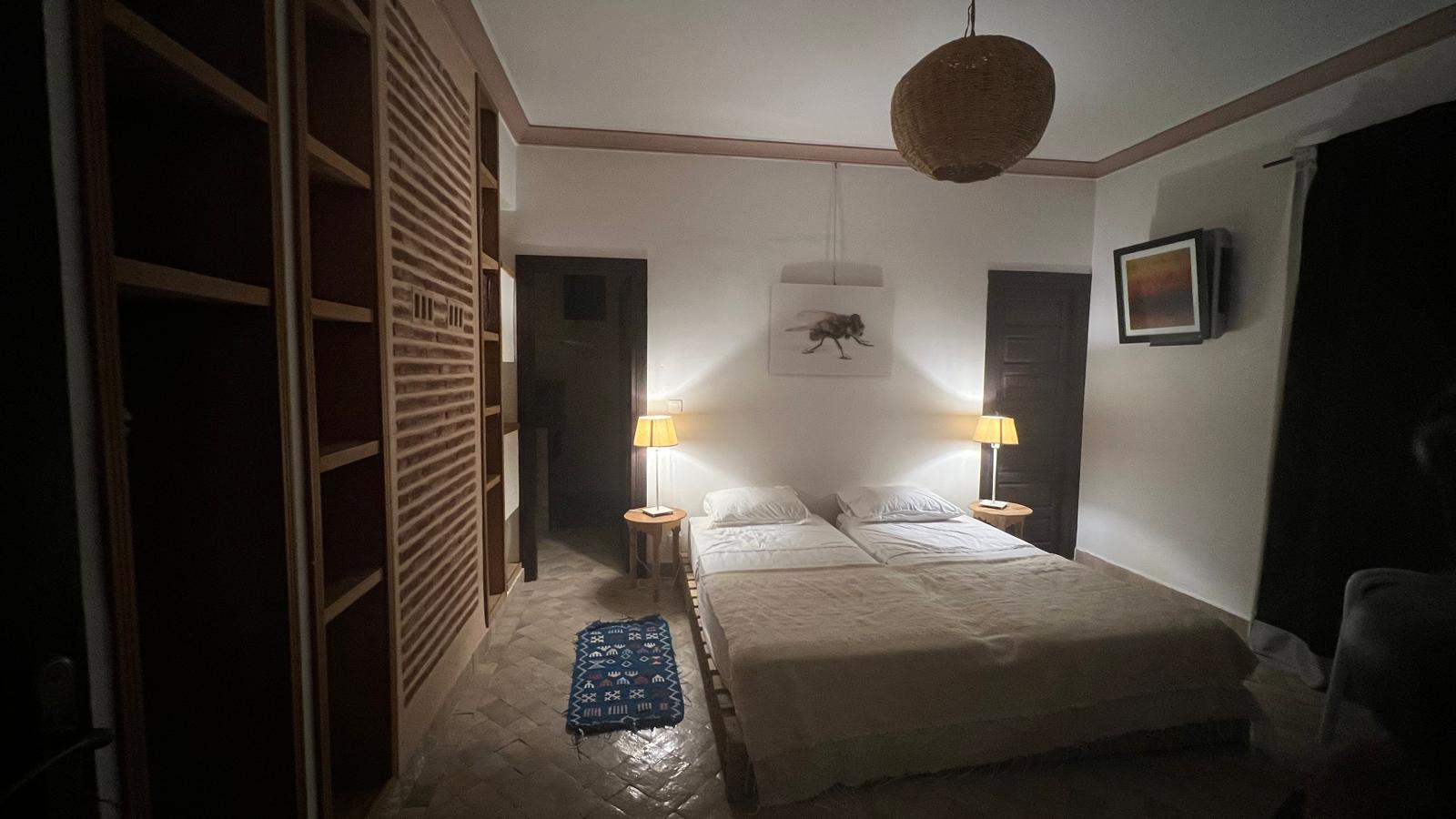 Courtyard Room with queen bed and courtyard access